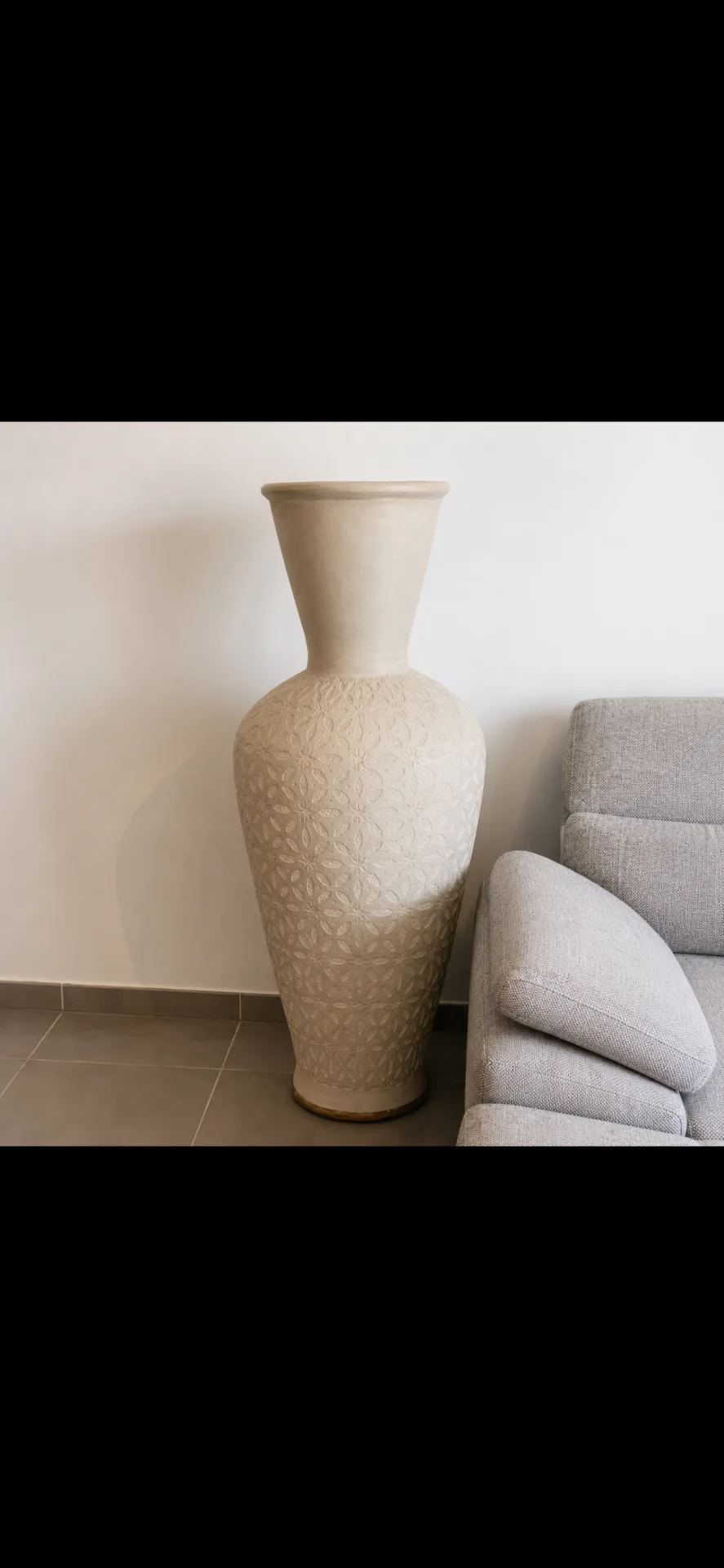NEBIA Vase sculptural